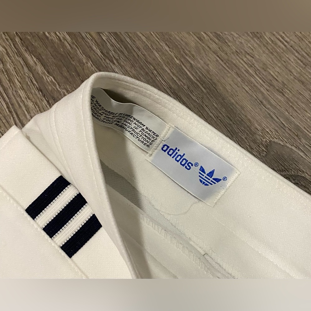 Adidas White Tennis Shorts XS Athletic Yoga Golf Pocketed Retro Trefoil - Picture 4 of 5